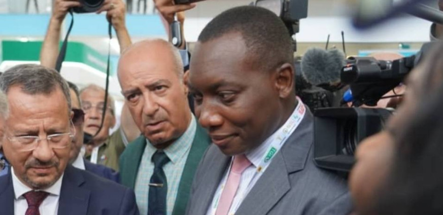 Visite du Ministre des Travaux Publics et des Infrastructures de Base au stand d’ALDIPH lors du Salon International IATF